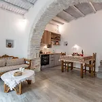 Casa Estiva Apeiranthos Naxos アパート